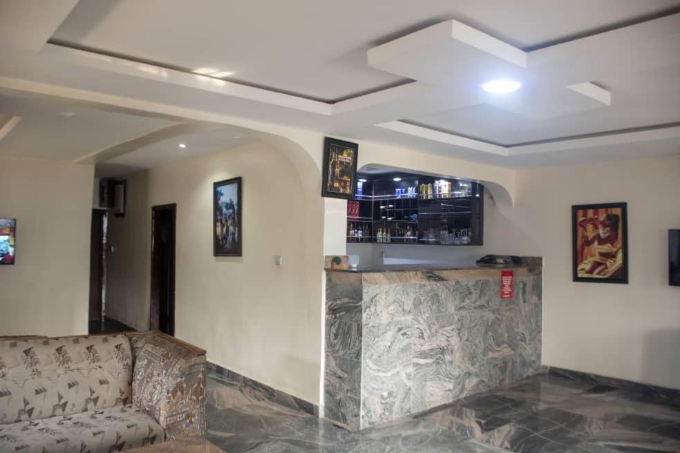 Kay Luxury Suites อูโย ภายนอก รูปภาพ
